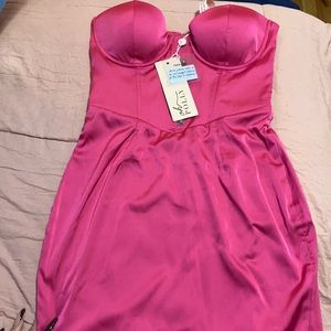 Oh Polly strapless pink dress, never worn & tags are still on. Size 6